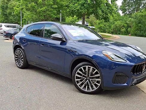 New 2025 Maserati Grecale Modena image 2