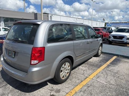 Used 2016 Dodge Grand Caravan American Value Package FWD image 4