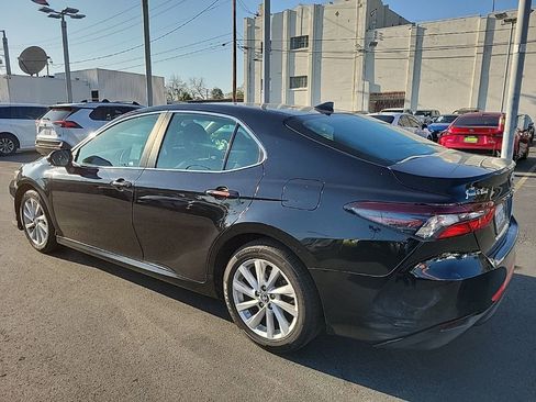 Used 2022 Toyota Camry LE w/ Carpet Mat Package (TMS) image 5