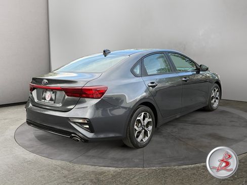 Used 2021 Kia Forte LXS image 7