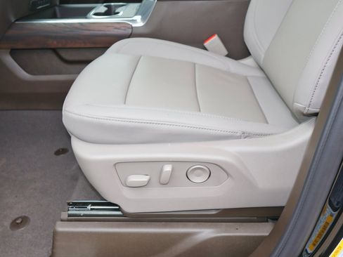 New 2026 GMC Sierra 2500 SLT w/ SLT Premium Package image 9