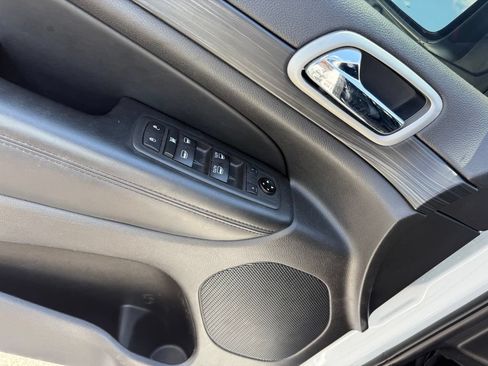 Used 2020 Jeep Grand Cherokee Altitude AWD/4WD image 6