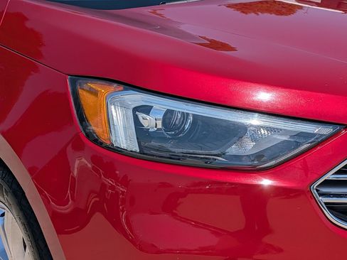 Used 2022 Ford Edge Titanium AWD/4WD image 11