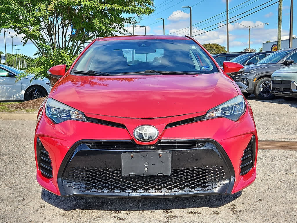 Used 2018 Toyota Corolla SE FWD image 2
