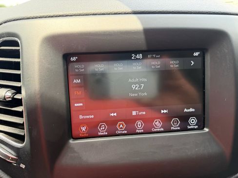 Used 2020 Jeep Compass Latitude w/ Cold Weather Group AWD/4WD image 19