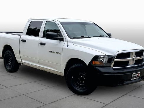 Used 2011 RAM 1500 ST w/ ST Popular Equipment Group AWD/4WD image 2