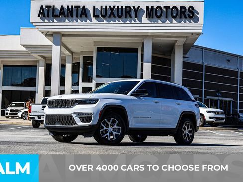 Used 2024 Jeep Grand Cherokee Limited image 2