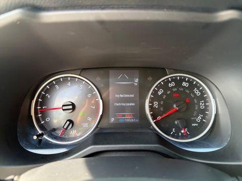 Used 2022 Toyota RAV4 XLE Premium FWD image 18