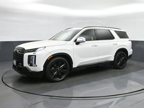 Used 2024 Hyundai Palisade XRT FWD image 3