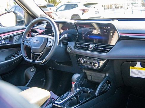 New 2025 Chevrolet TrailBlazer RS w/ Convenience Package FWD image 34