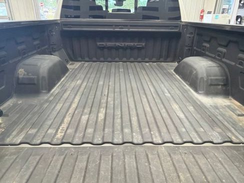 Used 2023 GMC Sierra 1500 Denali w/ Technology Package AWD/4WD image 7