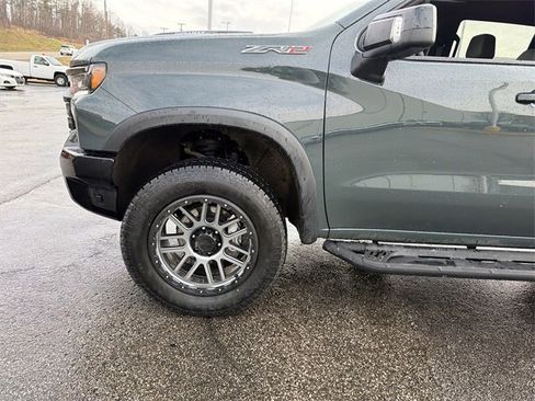 Used 2025 Chevrolet Silverado 1500 ZR2 w/ Technology Package image 8