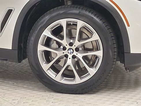 Used 2023 BMW X5 xDrive40i AWD/4WD image 13
