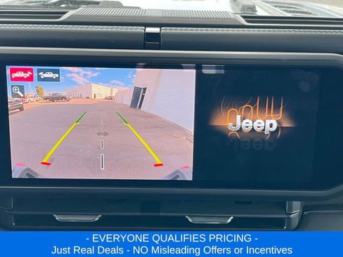 New 2025 Jeep Gladiator Rubicon image 16