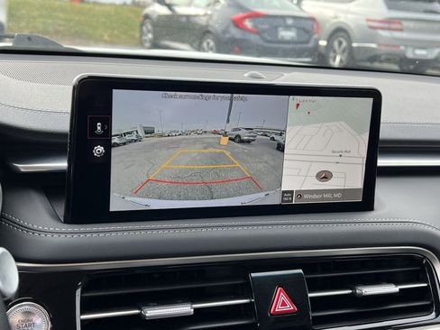 Used 2025 Genesis G70 2.5T image 19