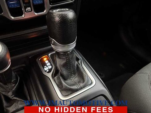 Used 2018 Jeep Wrangler Unlimited Sport S image 35