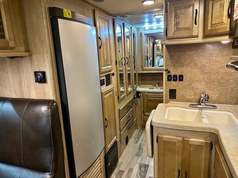 Used 2015 Mercedes-Benz Sprinter 3500 image 7