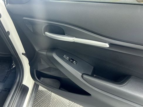 Certified 2022 Kia Seltos LX image 28