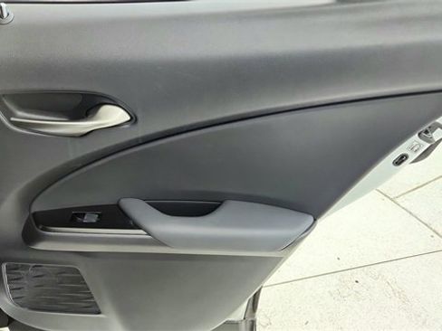 Used 2024 Lexus UX 250h FWD image 27
