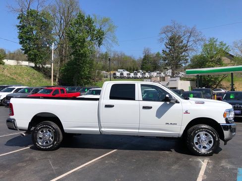 Used 2022 RAM 2500 Tradesman w/ Chrome Appearance Group AWD/4WD image 6