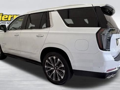 Used 2025 Chevrolet Tahoe High Country AWD/4WD image 2
