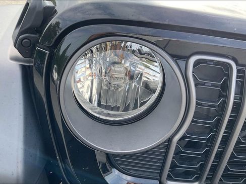 Used 2024 Jeep Wrangler Unlimited Sport AWD/4WD image 29