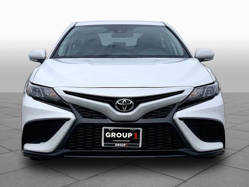 Used 2023 Toyota Camry SE FWD image 4