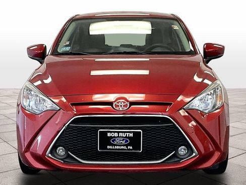 Used 2020 Toyota Yaris LE FWD image 3