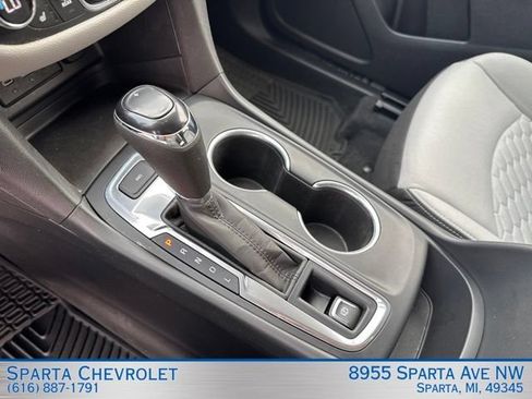 Used 2020 Chevrolet Equinox LT w/ Driver Convenience Package AWD/4WD image 23
