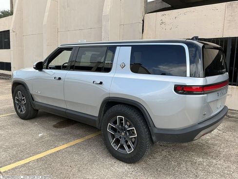 Used 2024 Rivian R1S Adventure Dual AWD/4WD image 4
