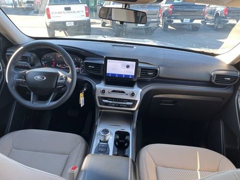 Used 2022 Ford Explorer 4WD w/ Class IV Trailer Tow Package image 32