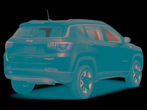 Used 2018 Jeep Compass Trailhawk AWD/4WD image 2