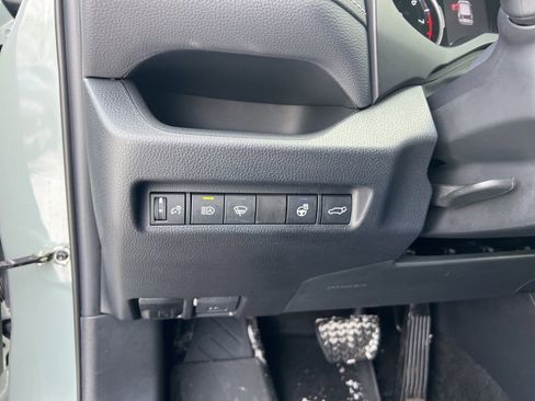 Used 2022 Toyota RAV4 XLE image 16