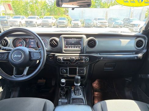 Used 2022 Jeep Gladiator Sport w/ Trailer Tow Package AWD/4WD image 17