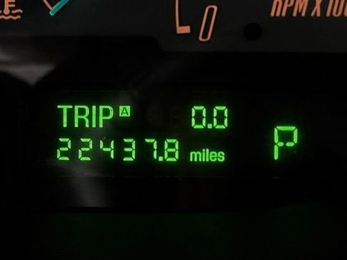 Used 2002 Ford Thunderbird image 19