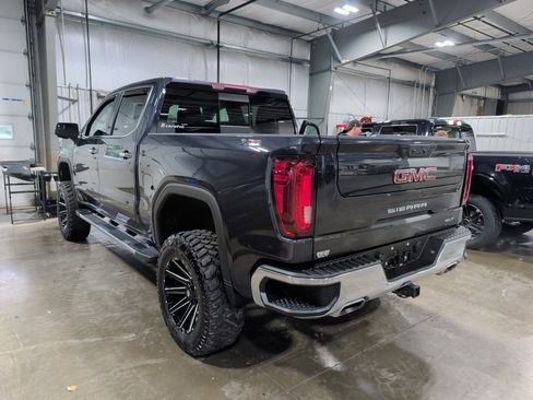 Used 2022 GMC Sierra 1500 SLT AWD/4WD image 3