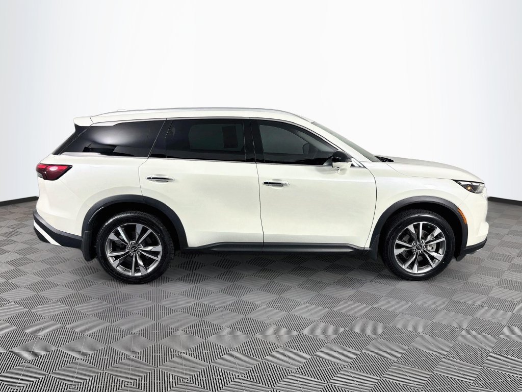 Used 2023 INFINITI QX60 Luxe w/ Cargo Package FWD image 8