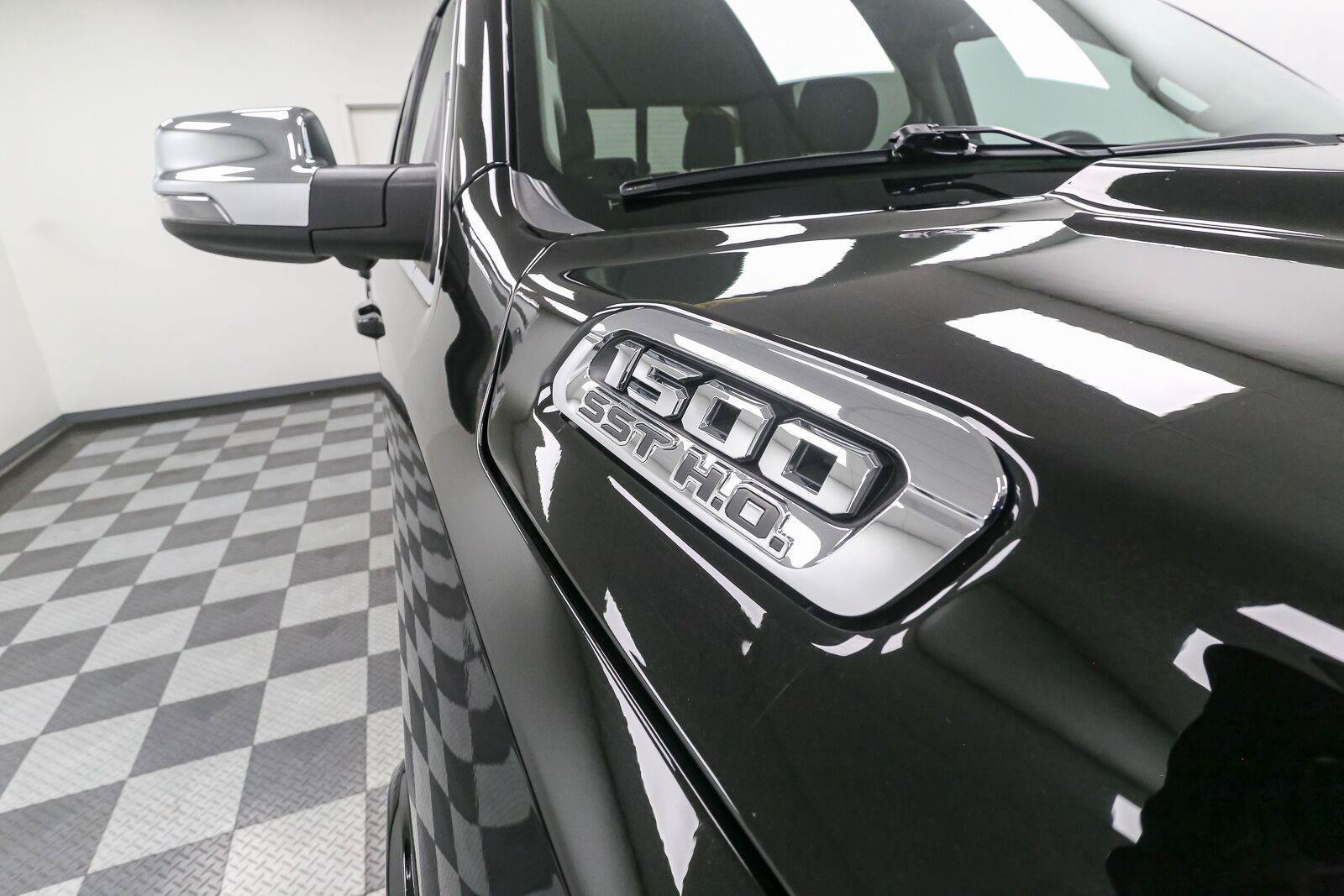 Used 2025 RAM 1500 Limited AWD/4WD image 7