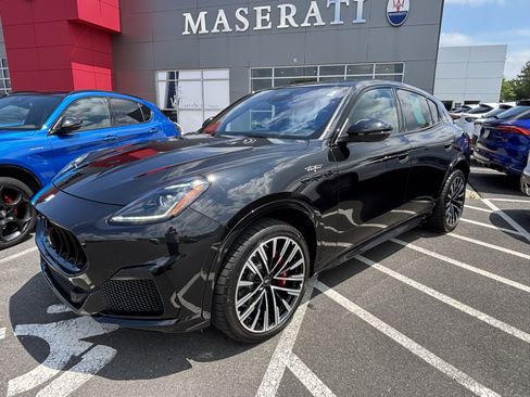 Used 2025 Maserati Grecale Trofeo AWD/4WD image 3