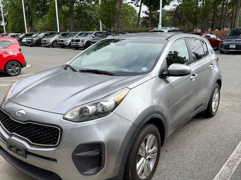 Used 2019 Kia Sportage LX FWD image 3