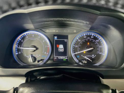 Used 2019 Toyota Highlander XLE FWD image 15