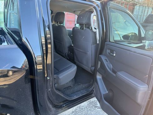 Used 2022 Nissan Frontier SV image 13
