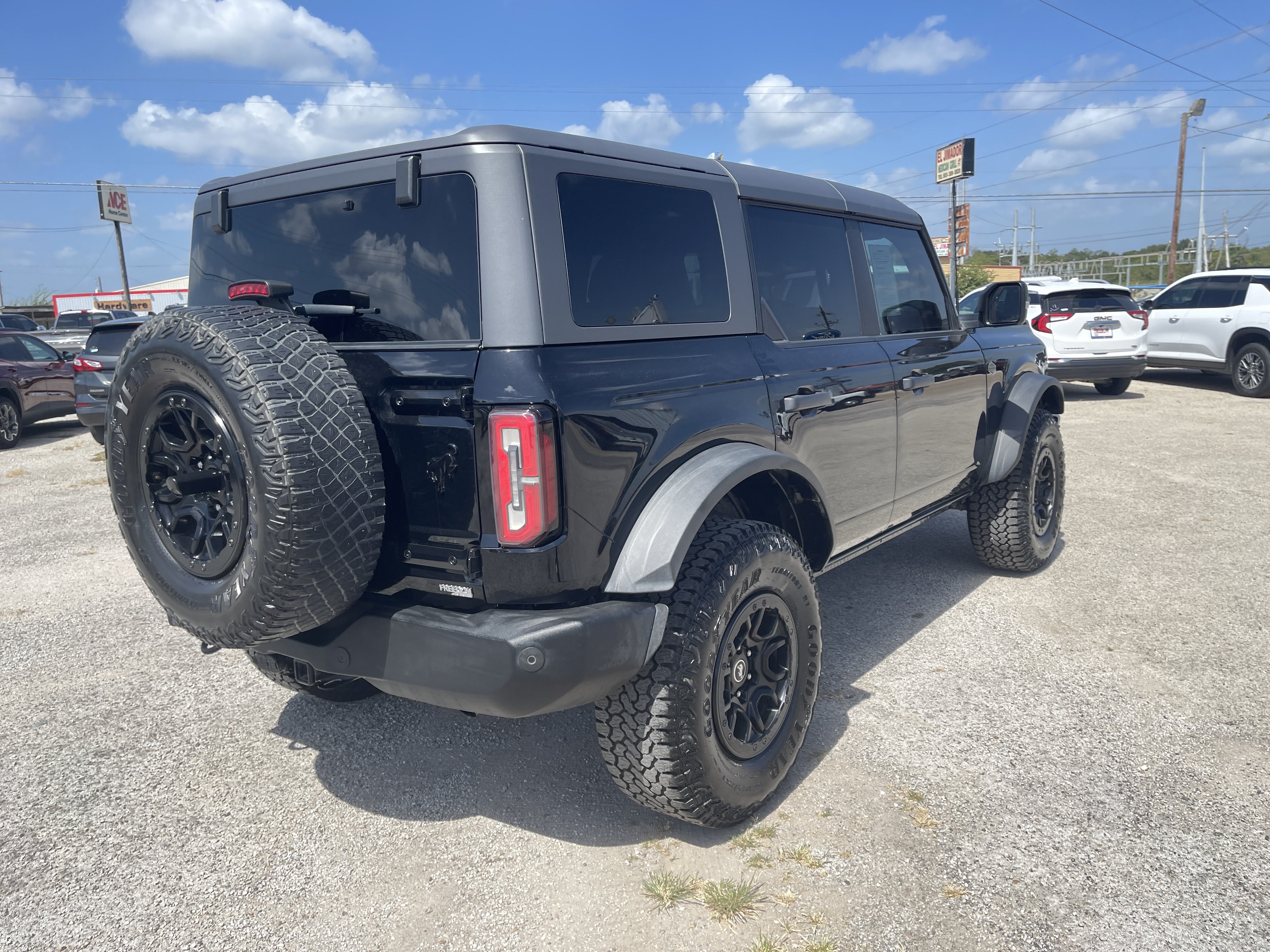 Used 2023 Ford Bronco Wildtrak AWD/4WD image 4
