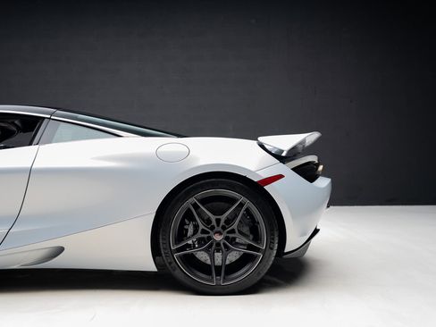 Used 2018 McLaren 720S image 20
