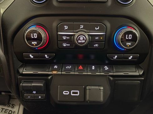 Used 2020 Chevrolet Silverado 1500 LT Trail Boss w/ Convenience Package AWD/4WD image 31