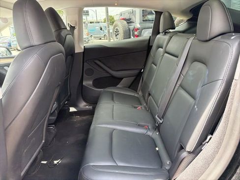 Used 2023 Tesla Model Y Long Range AWD/4WD image 12