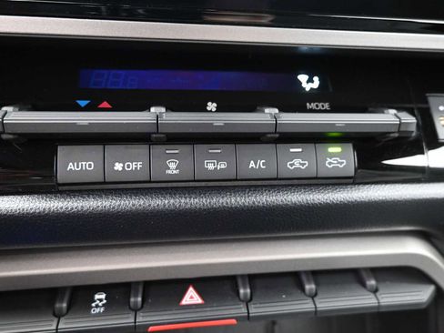 Used 2025 Toyota Tundra SR5 AWD/4WD image 11