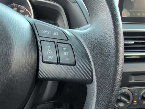 Used 2015 MAZDA MAZDA3 i Sport image 25