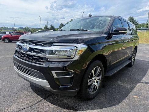Used 2024 Ford Expedition Max Limited AWD/4WD image 3