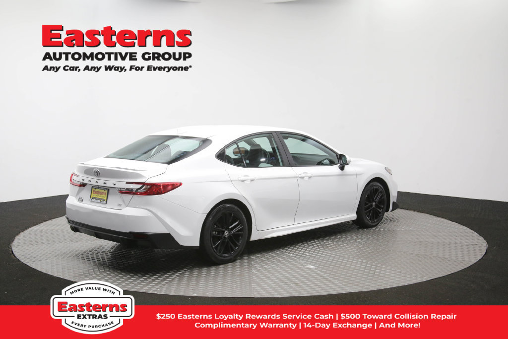 Used 2025 Toyota Camry SE FWD image 43